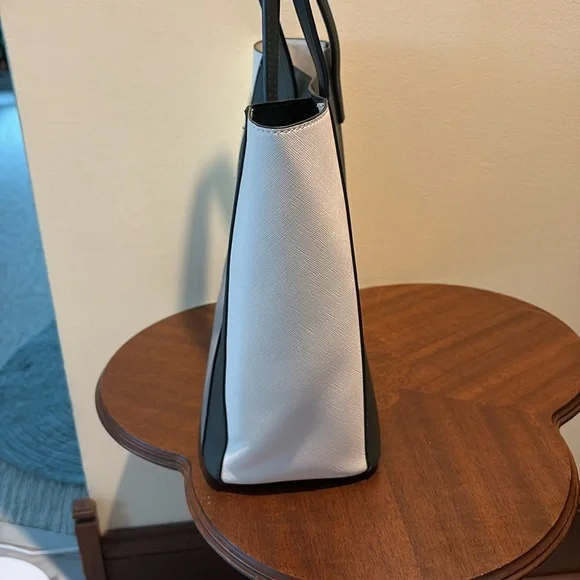 Lovevook color block tote Small tote Saffiano Hunter Green grey cream NWOT - Picture 8 of 17